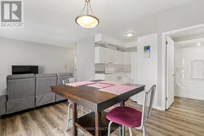 208 - 1026 Laurier Street — photo 8 of 21