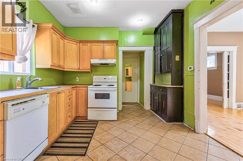 22 HERLAN Avenue — photo 11 of 38