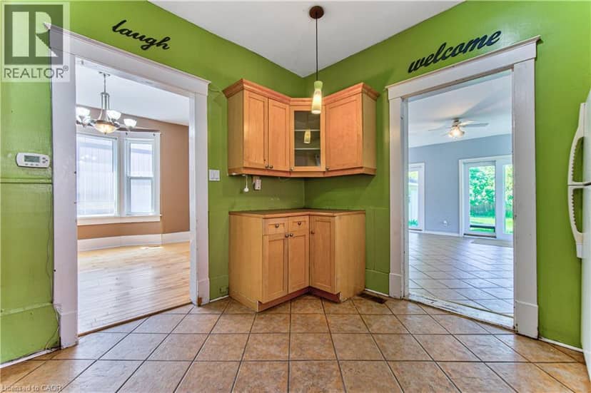 22 HERLAN Avenue — photo 12 of 38