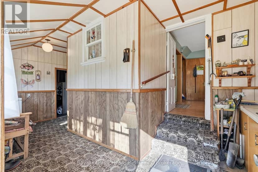 31 Louise Street — photo 17 of 40
