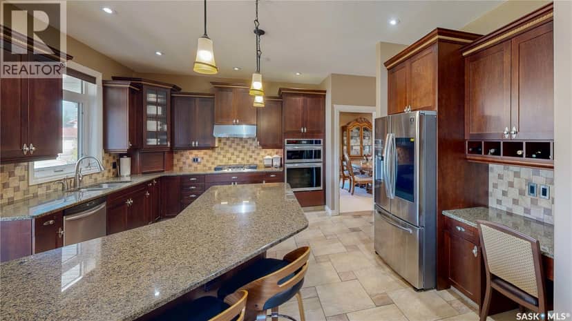 8259 Wascana Gardens POINT — photo 15 of 40