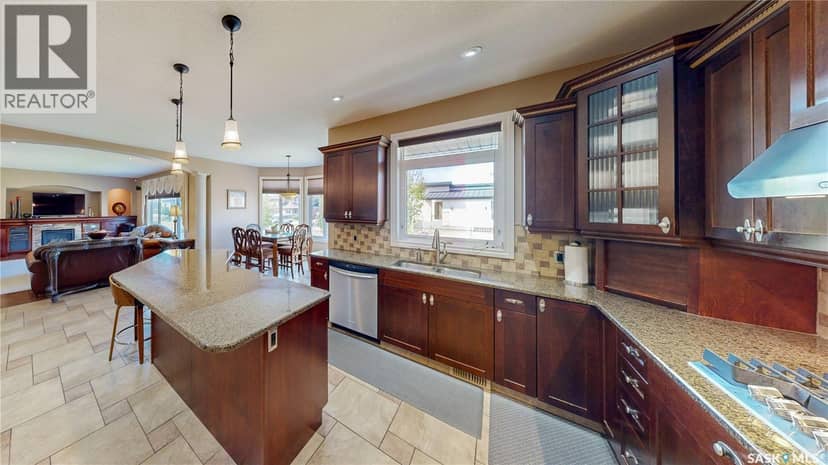 8259 Wascana Gardens POINT — photo 17 of 40