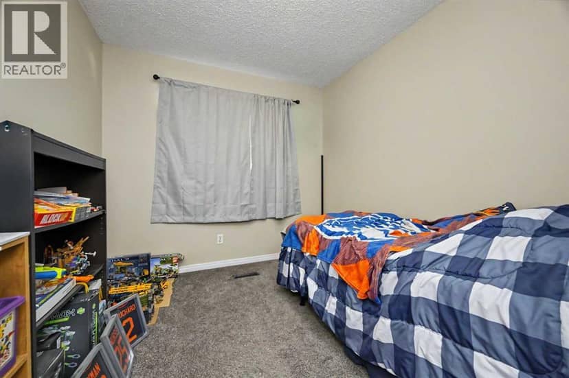 7208 99A Street — photo 13 of 14