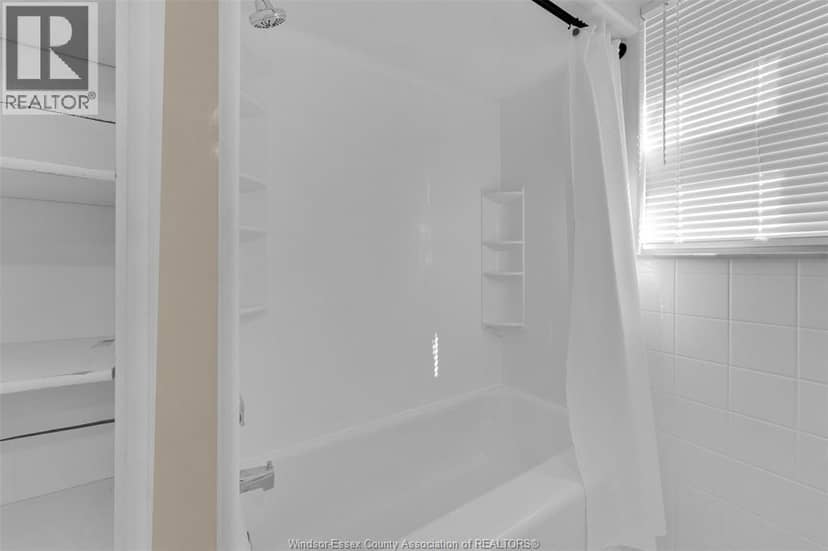 1605 Dougall Avenue — photo 14 of 29