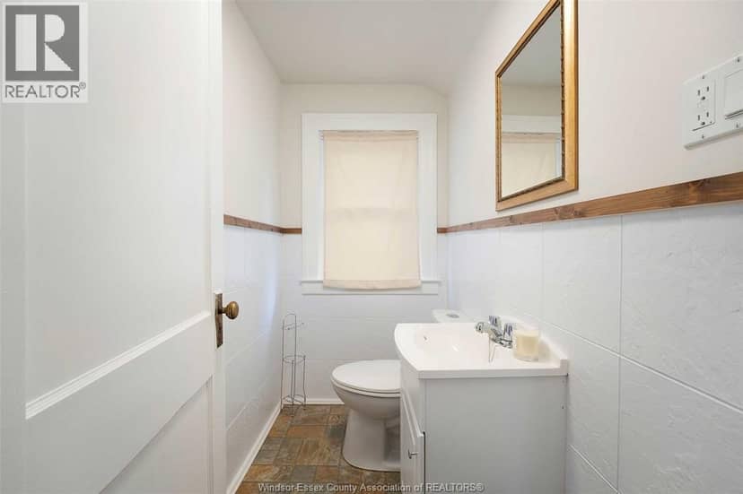 1605 Dougall Avenue — photo 22 of 29