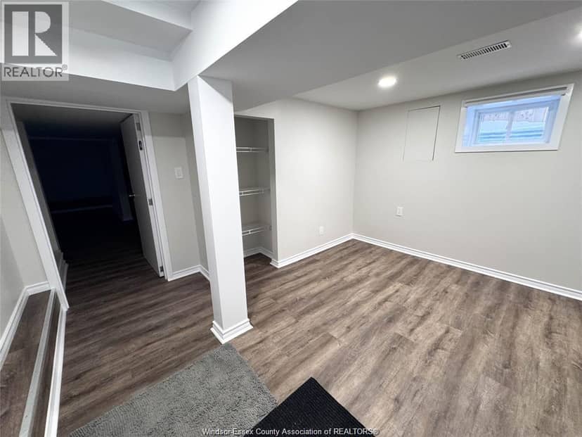1605 Dougall Avenue — photo 23 of 29
