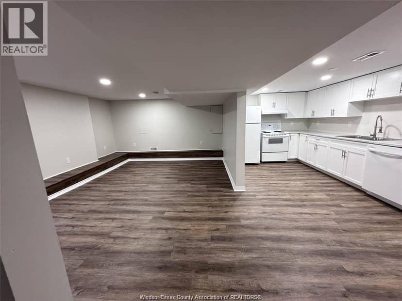 1605 Dougall Avenue — photo 24 of 29
