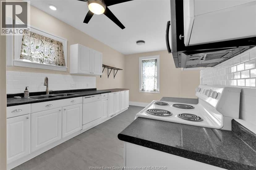 1605 Dougall Avenue — photo 9 of 29