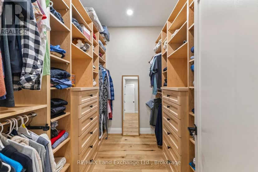 9 Lakeside Woods Crescent — photo 23 of 40