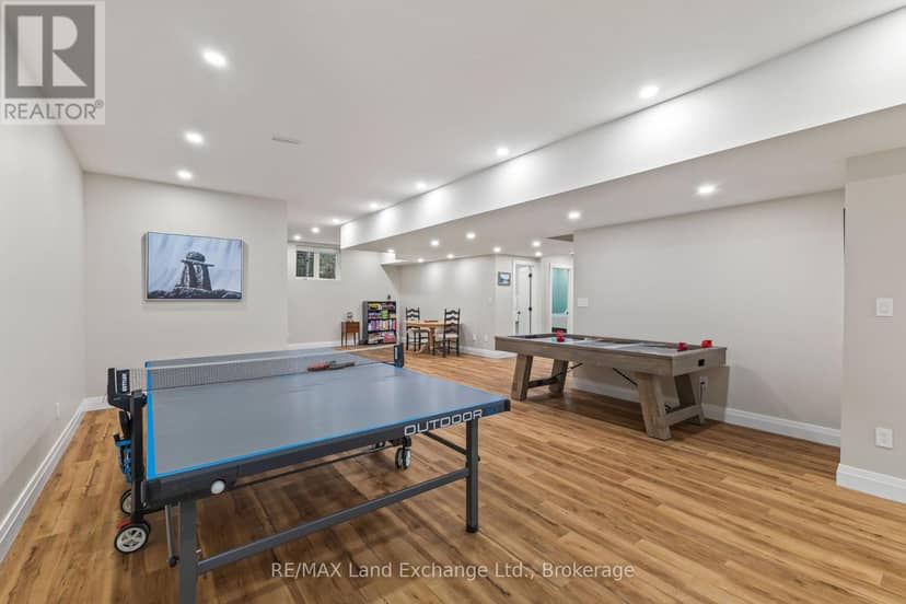 9 Lakeside Woods Crescent — photo 25 of 40