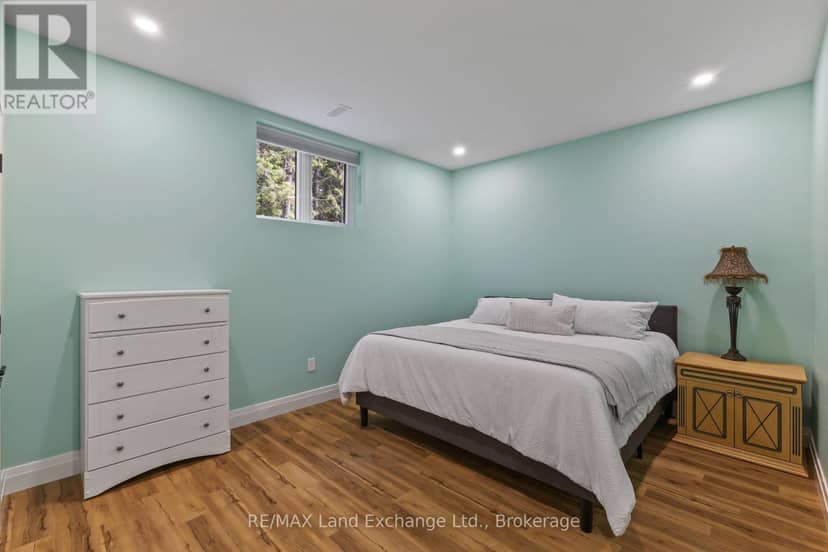 9 Lakeside Woods Crescent — photo 32 of 40