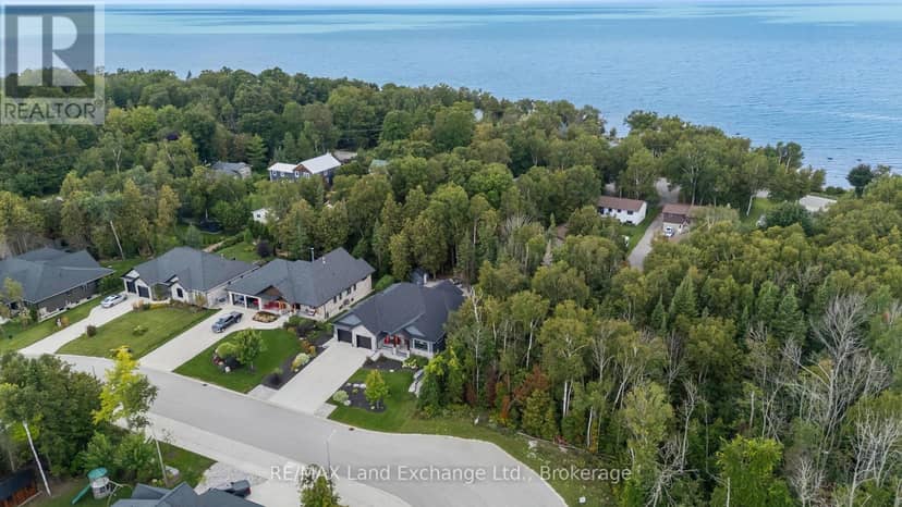 9 Lakeside Woods Crescent — photo 4 of 40