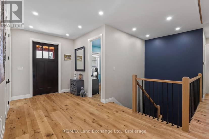 9 Lakeside Woods Crescent — photo 9 of 40