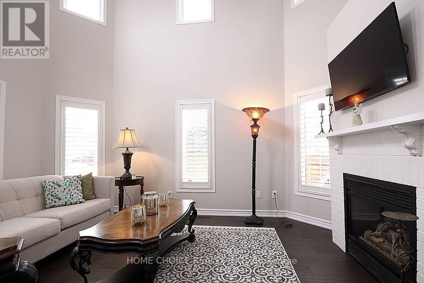 155 Hollandview Trail — photo 10 of 26