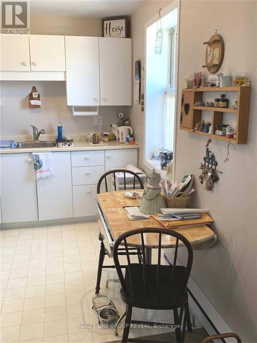 36 Shedden Street — photo 11 of 15
