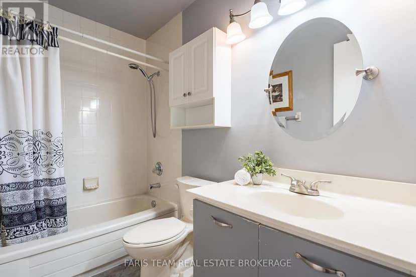16 - 21 Laguna Parkway — photo 15 of 29