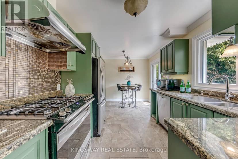 2096 Salvator Boulevard — photo 14 of 40