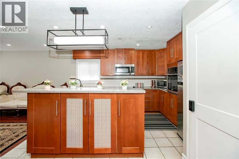 107 GLENCLIFFE Court, Kitchener, photo 8