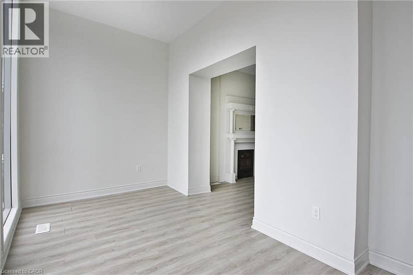 76 WENTWORTH Street S — photo 4 of 40