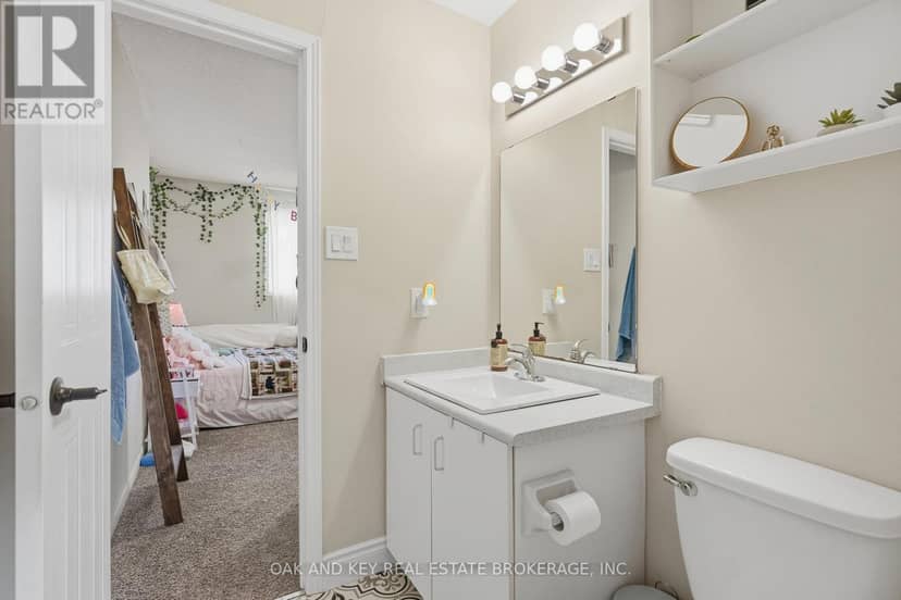 18 Chapman Court — photo 12 of 40