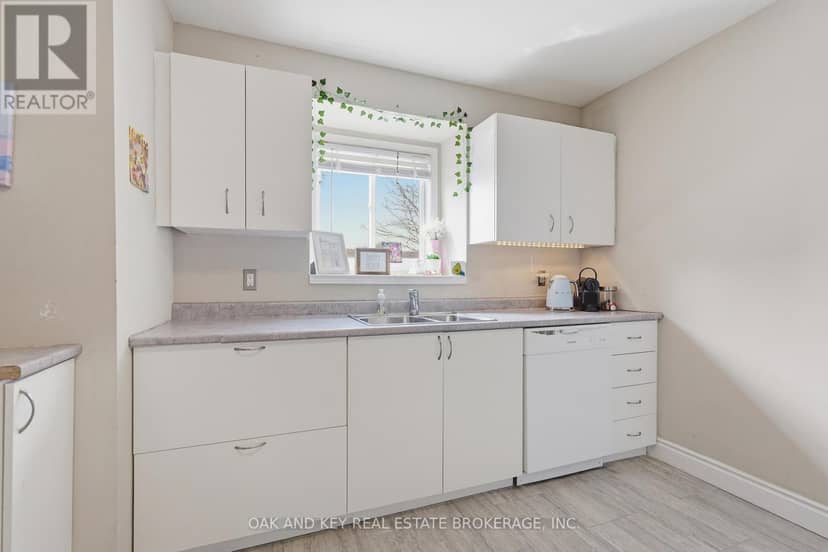 18 Chapman Court — photo 24 of 40