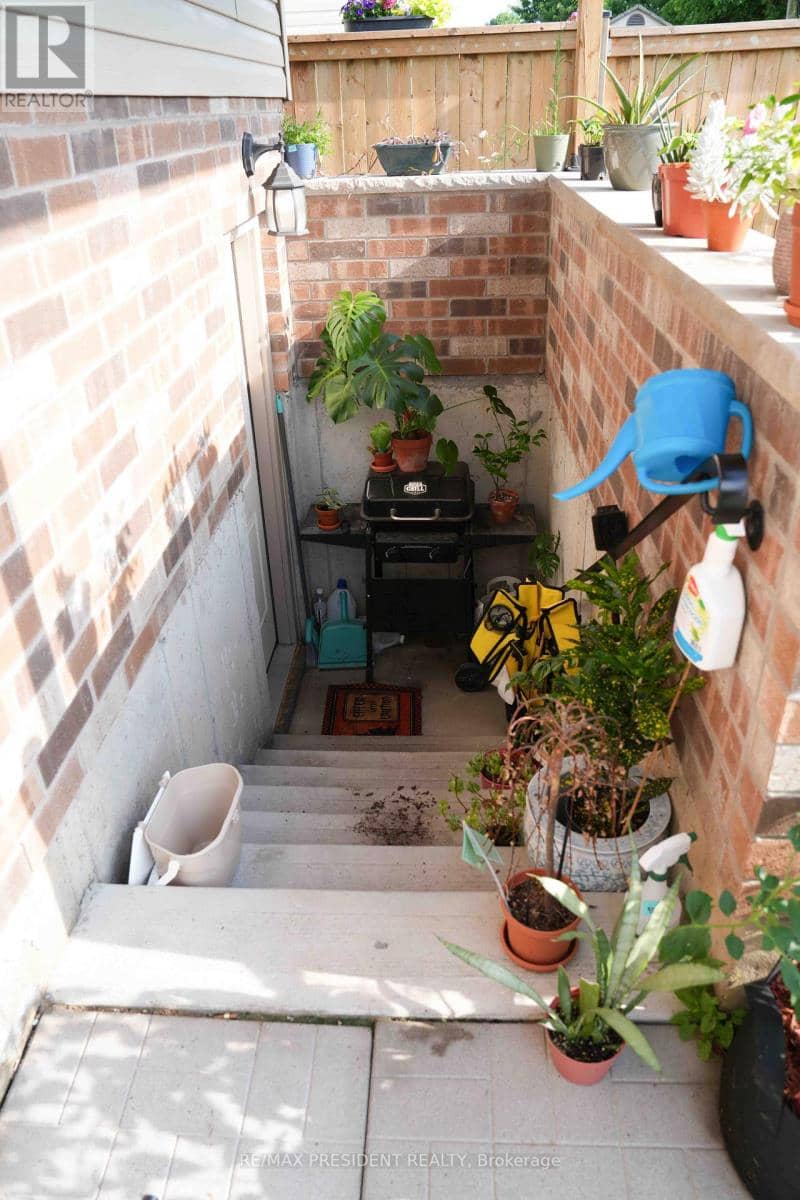 7 Berkshire Drive — photo 32 of 34