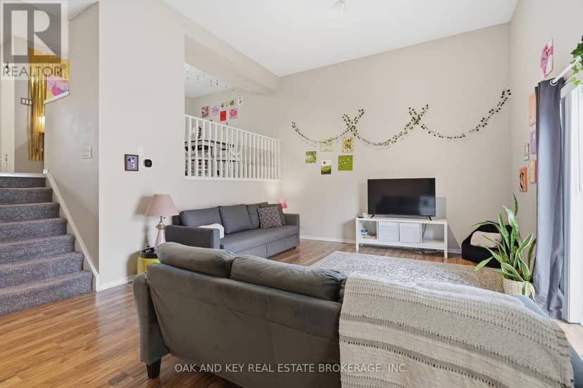 18 Chapman Court, London North, photo 4