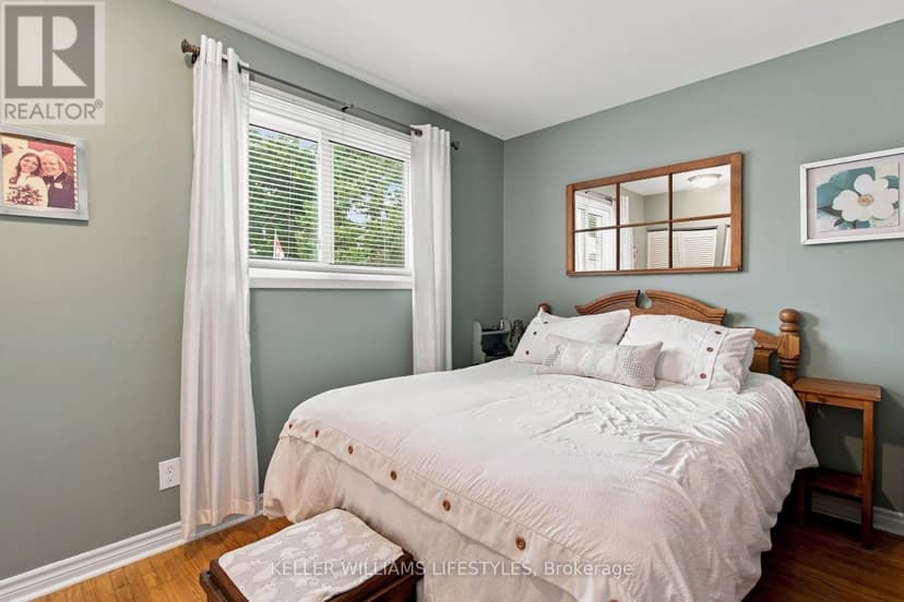 65 Villeneuve Crescent — photo 13 of 39