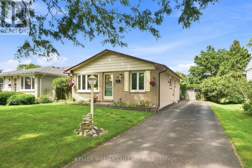 65 Villeneuve Crescent — photo 2 of 39