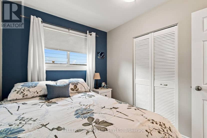 65 Villeneuve Crescent — photo 16 of 39