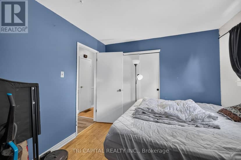 4 Harding Crescent — photo 12 of 38