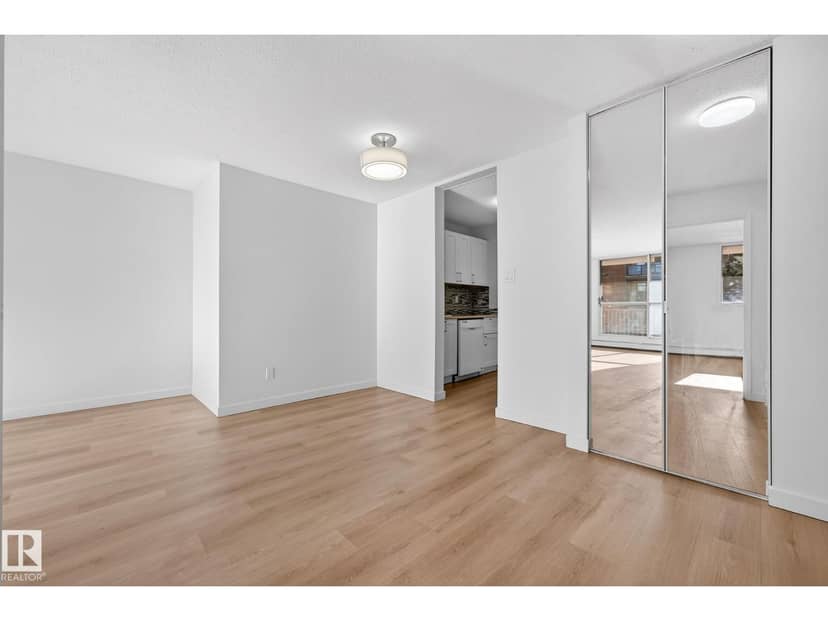 #207 11007 83 AV NW, Edmonton, photo 4