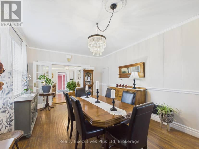 16 Albert Street — photo 17 of 40