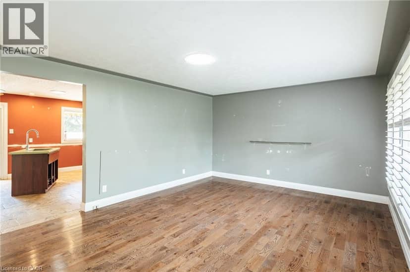 229 WINFIELD Avenue — photo 10 of 31