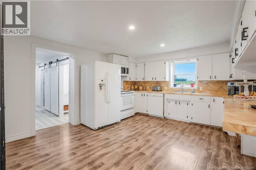 111 Wilmot Road — photo 4 of 32