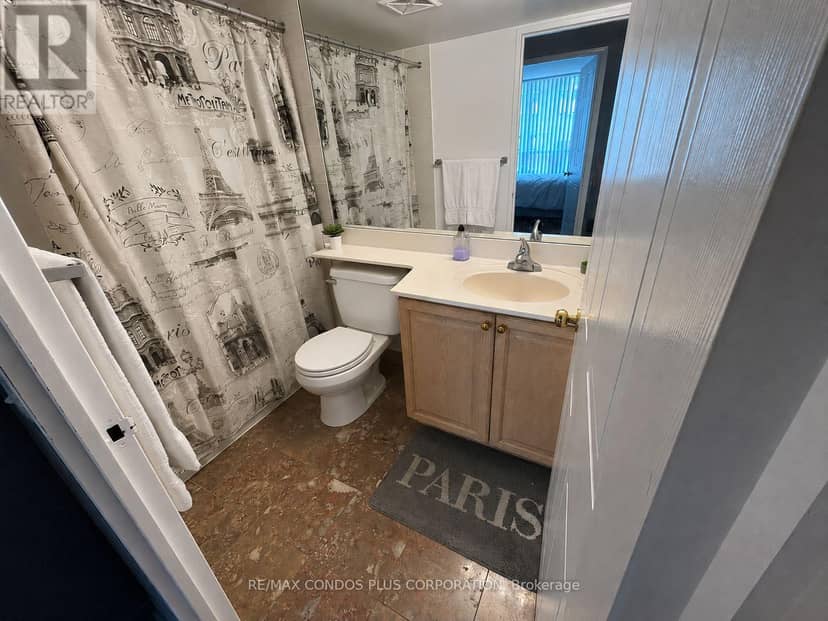 808 - 750 Bay Street — photo 8 of 12