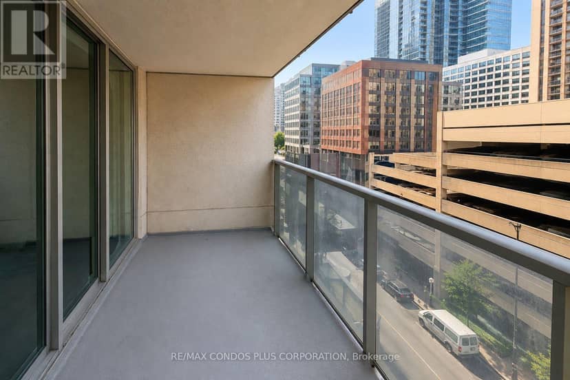 808 - 750 Bay Street — photo 9 of 12