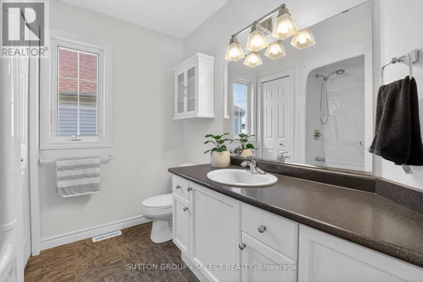 1893 Stackhouse Crescent — photo 23 of 36