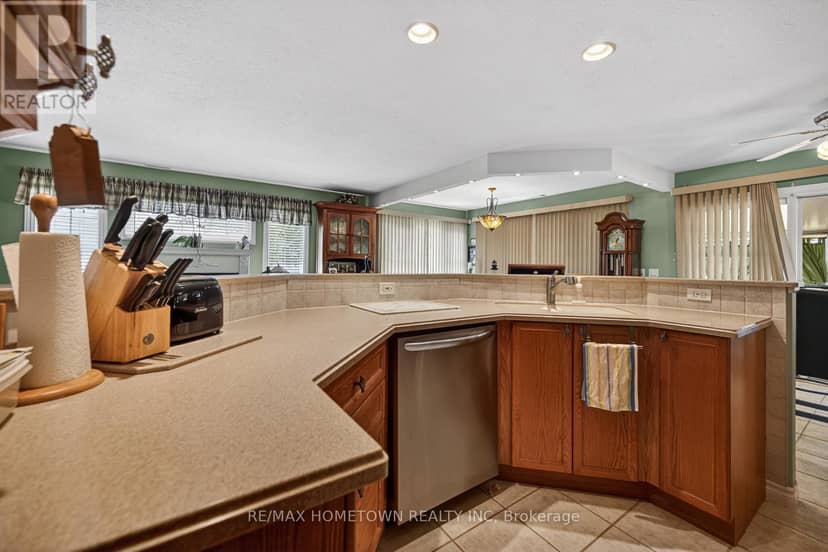 24 Regency Place — photo 17 of 39
