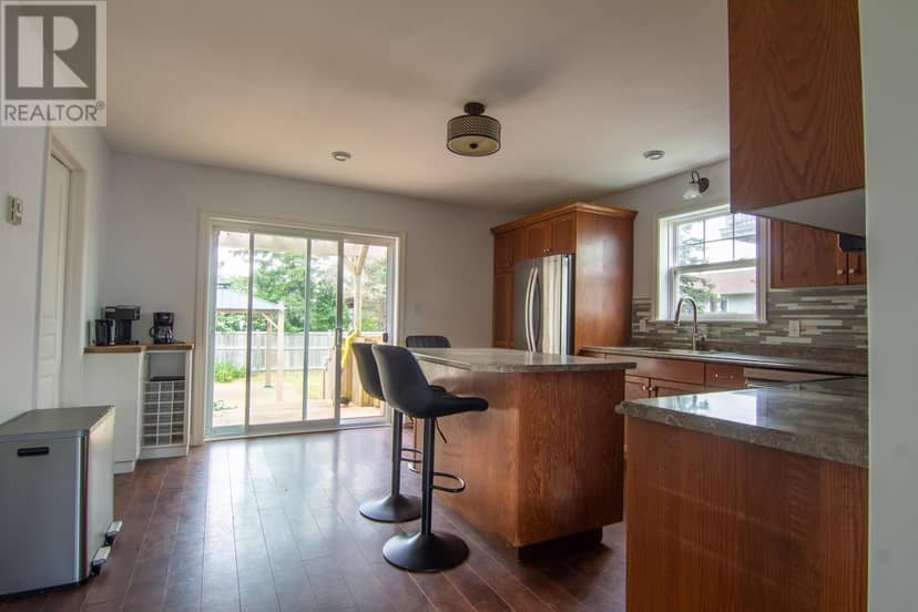 348 Jennifer Street — photo 10 of 25