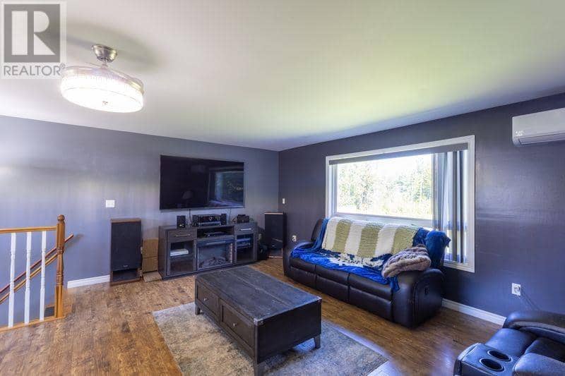 44 Pineshores RD — photo 11 of 28