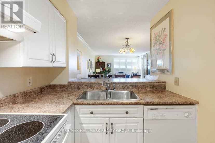 1006 - 545 St Laurent Boulevard — photo 10 of 34