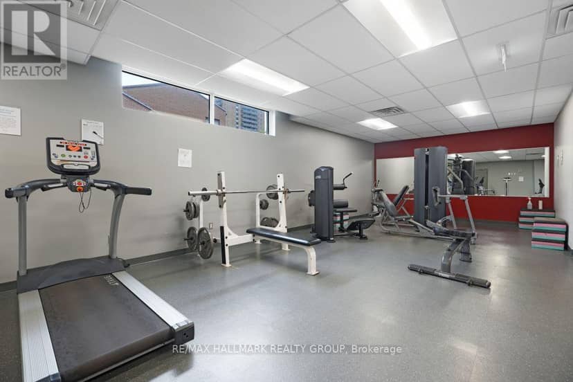 1006 - 545 St Laurent Boulevard — photo 27 of 34