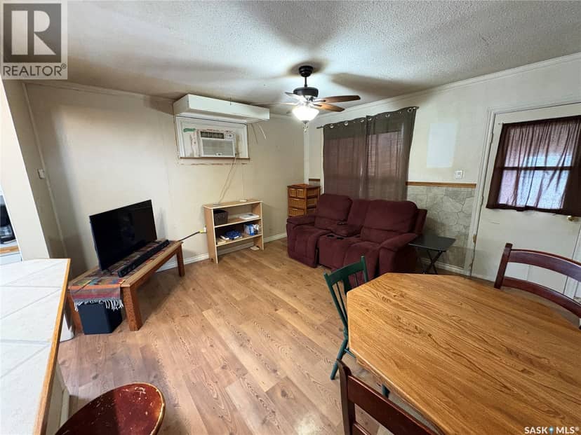 408 1st AVENUE — photo 7 of 10