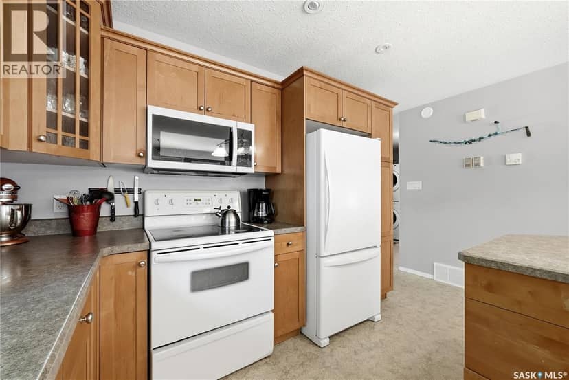 28 Rosedale AVENUE — photo 16 of 40