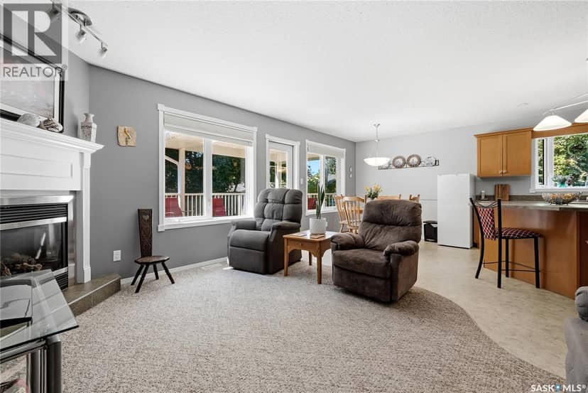 28 Rosedale AVENUE — photo 11 of 40