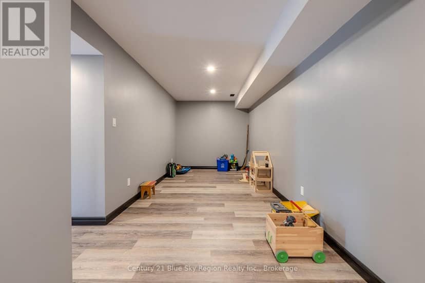 39 Tupper Drive — photo 33 of 40