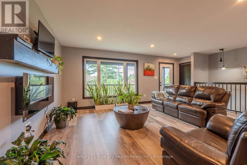 39 Tupper Drive — photo 4 of 40