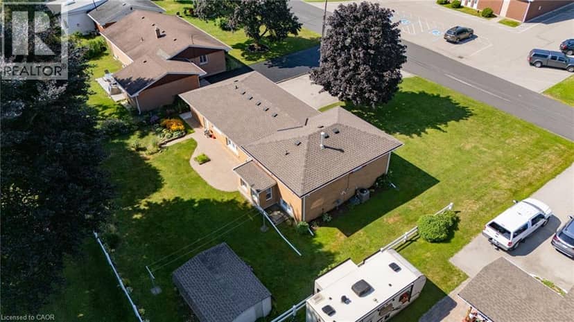 12 GLENDALE Crescent — photo 35 of 38