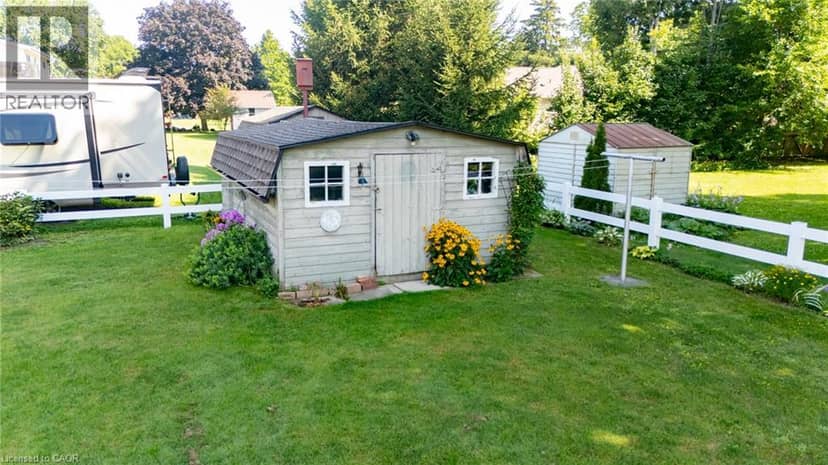 12 GLENDALE Crescent — photo 33 of 38